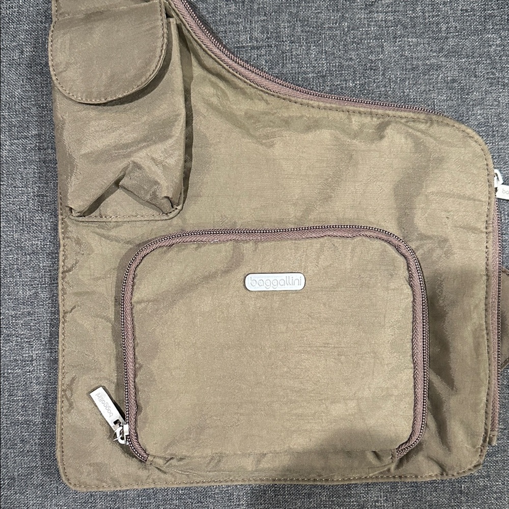 Baggallini Portabella Brown Ergonomic Sling Belt Bag